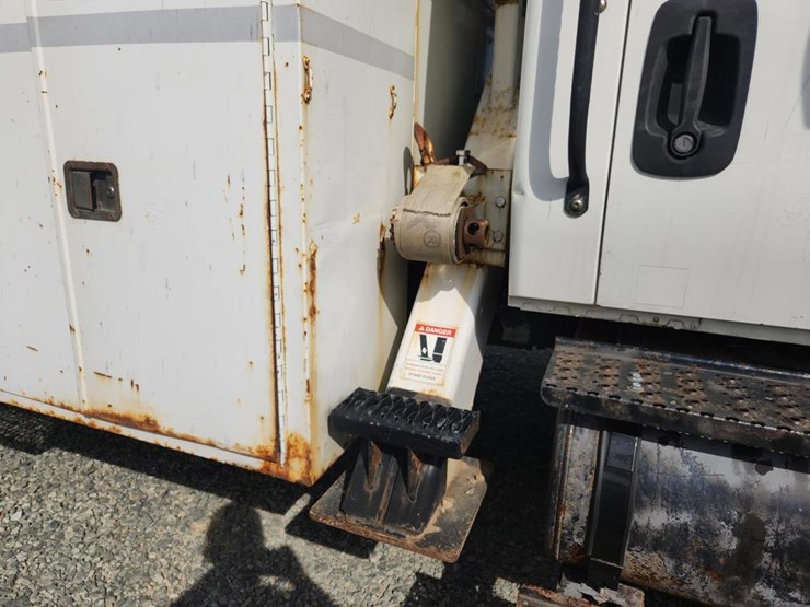 2003-international-durastar-4300-image-47