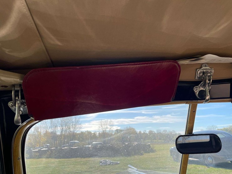 1948-ford-super-deluxe-convertible-image-67