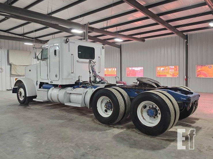 2004-peterbilt-378-image-4