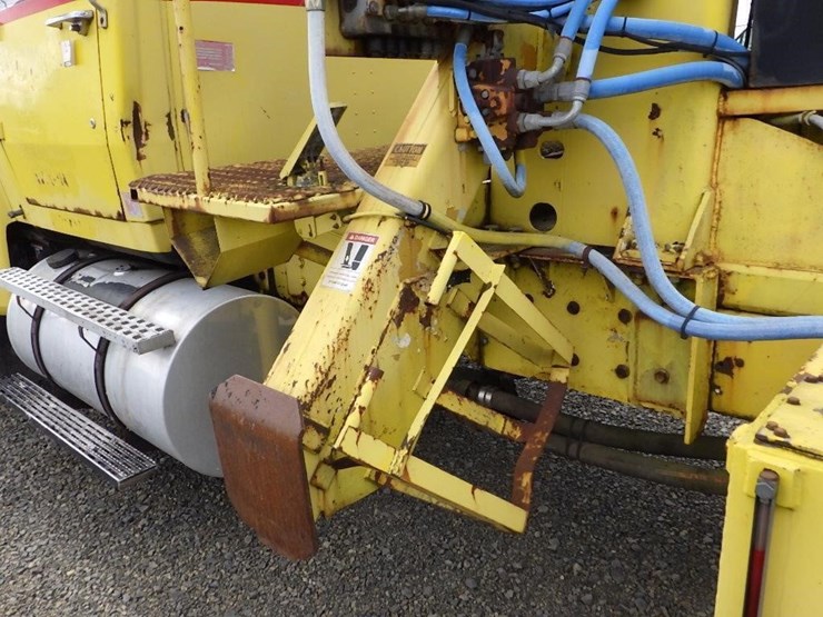 1984-ford-9000-image-14