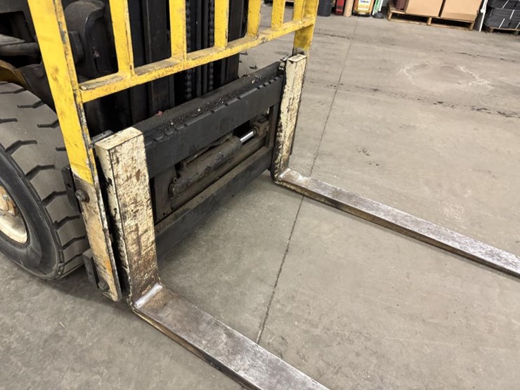 #2227-•-yale-a673971-forklift-image-24