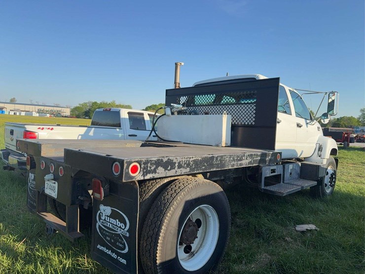 1999-gmc-7500-image-4