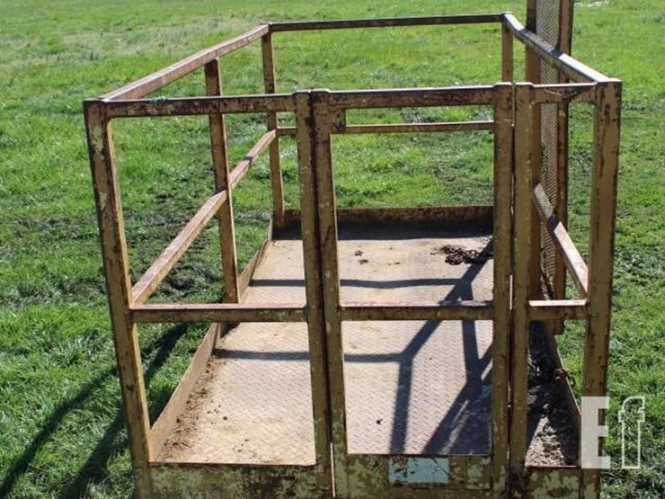 #3101-used-4x8-manlift-cage-with-forklift-pockets-image-4