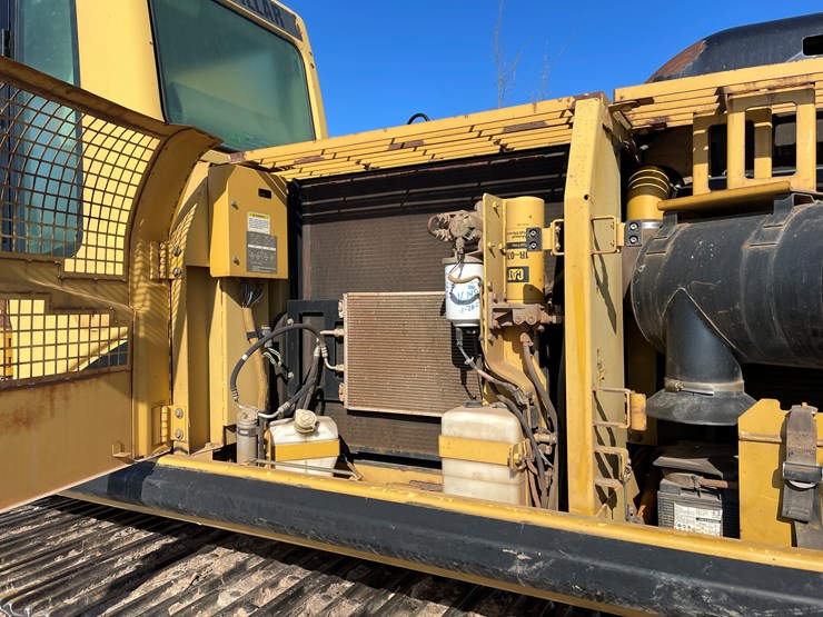 caterpillar-330c-image-20