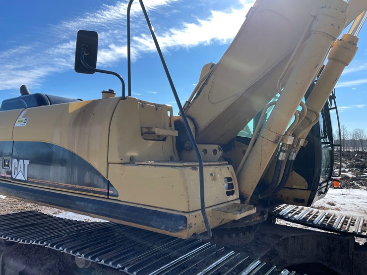 caterpillar-330c-image-26