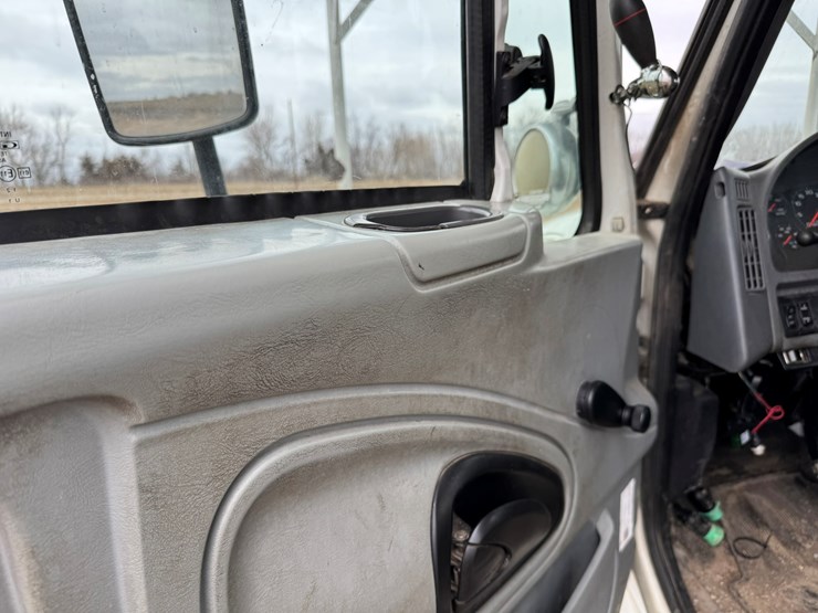 2007-international-durastar-4400-image-42