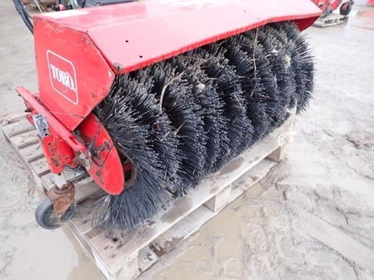 toro-power-broom-36-in.-walk-behind-rotary-broom-3-image-15