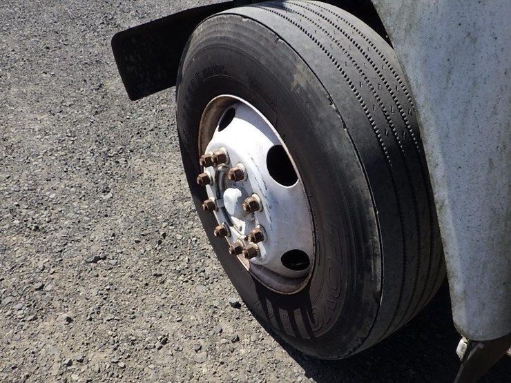 1998-ford-f700-image-18