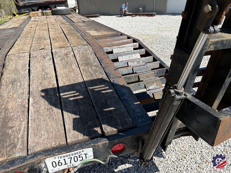 1998-cherokee-r20-20+5-dual-t/a-tag-trailer-image-31