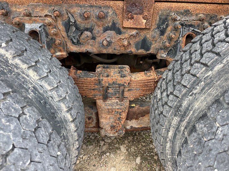 2007-international-7600-image-34