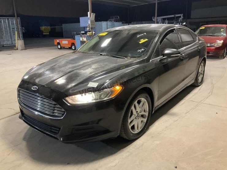2014-ford-fusion-se-sdn-image-4