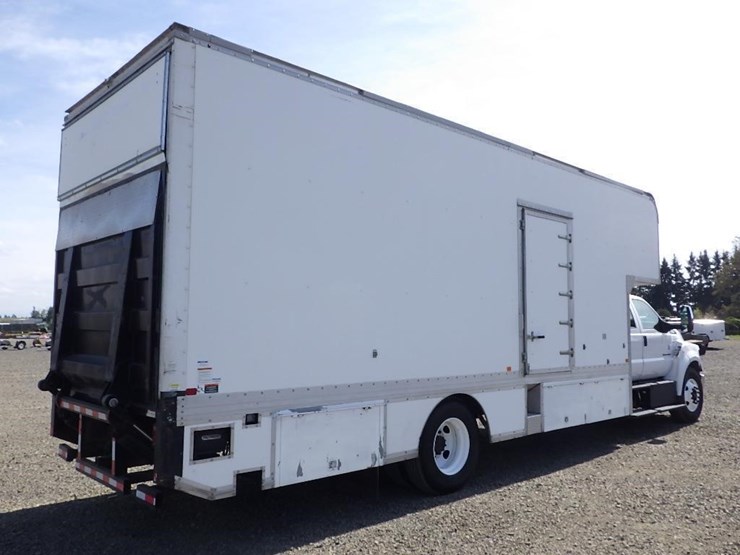 2016-ford-f650-xlt-image-5