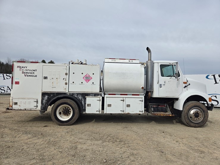 1995-international-8100-image-6