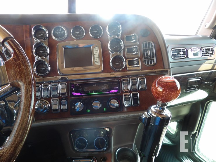 2008-peterbilt-389-image-38
