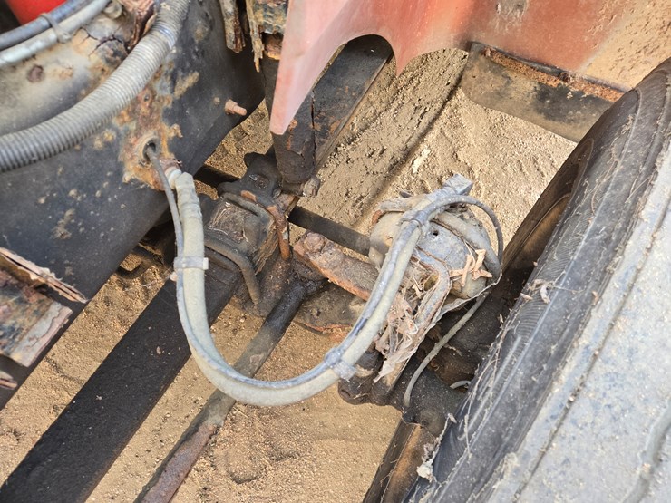 #1515-•-2005-international-9400i6x4-sleeper-cab-truck-tractor-image-31