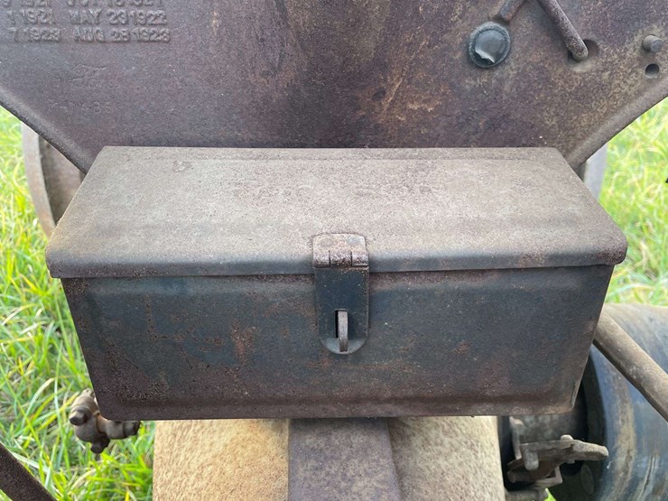 1927-fordson-tractor-image-45