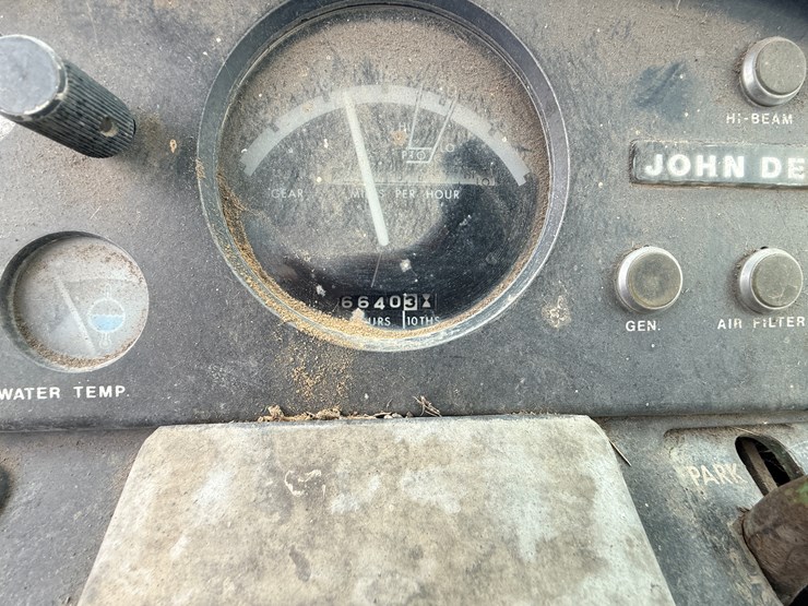 1973-john-deere-7520-image-47