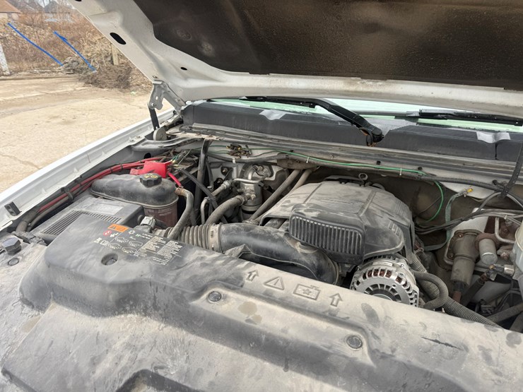 2012-chevrolet-3500-image-31