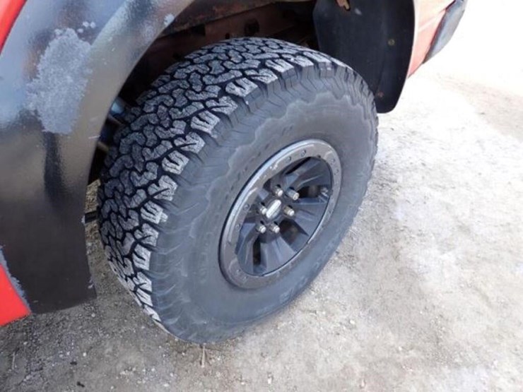 2010-ford-f150-raptor-image-33