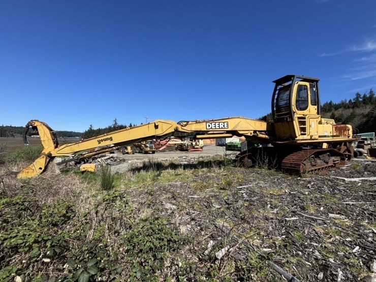 2000-john-deere-330-image-1