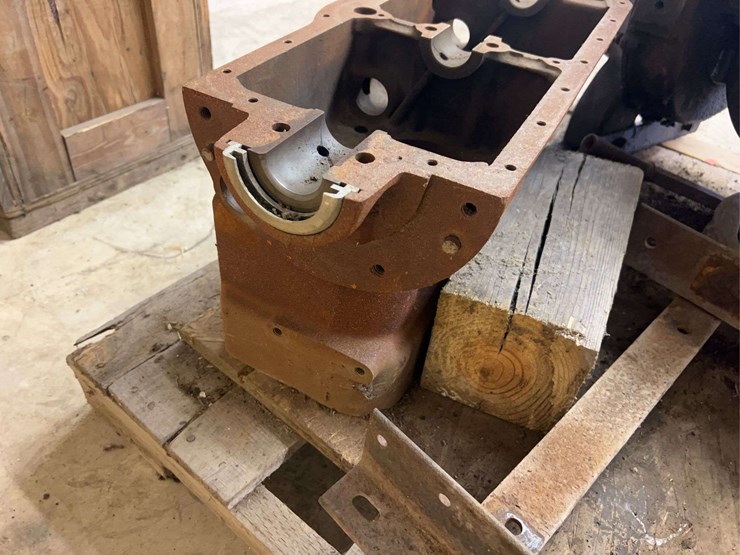 ford-engine-and-parts-image-30