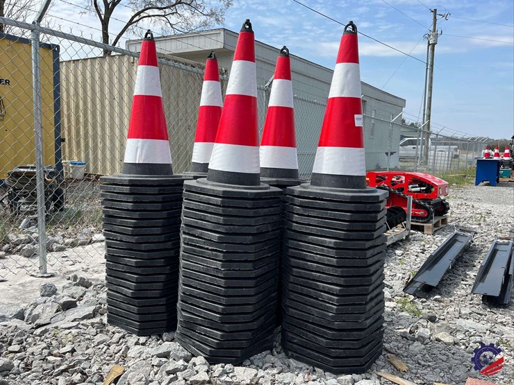 lot-of-100-unused-2026-ce-irstc-safety-traffic-cones-image-5