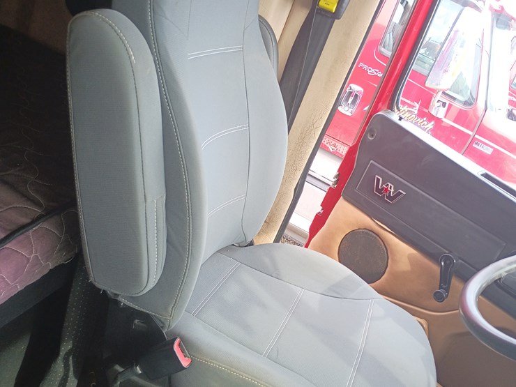 2012-massey-ferguson-8-image-56