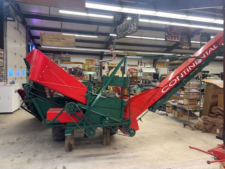 1927-fordson-with-continental-corn-picker-image-3