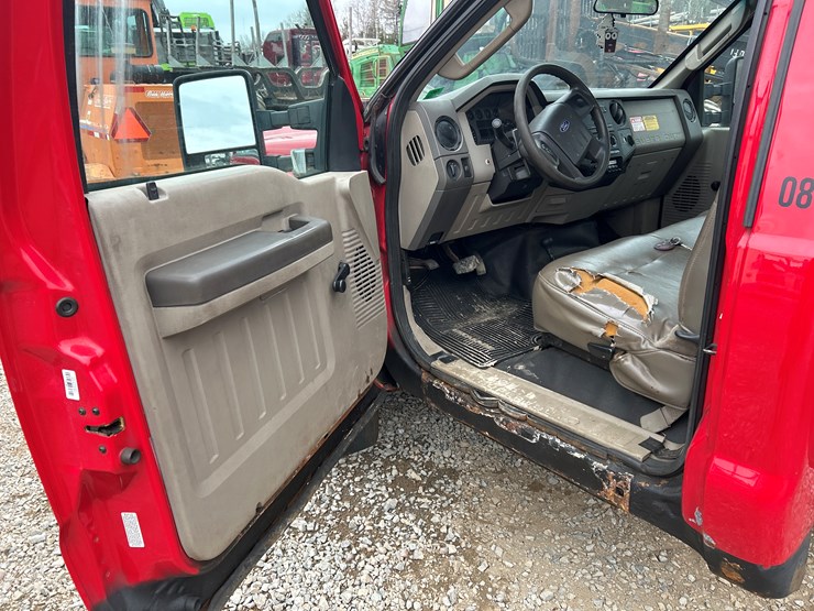 2008-ford-f550-xl-image-38