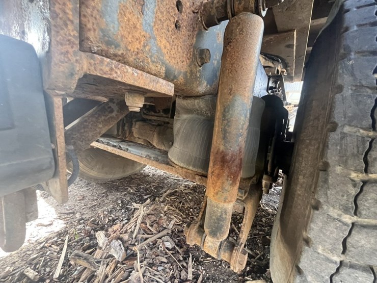 #1556-•-1999-mack-e7-460-day-cab-truck-tractor-image-65