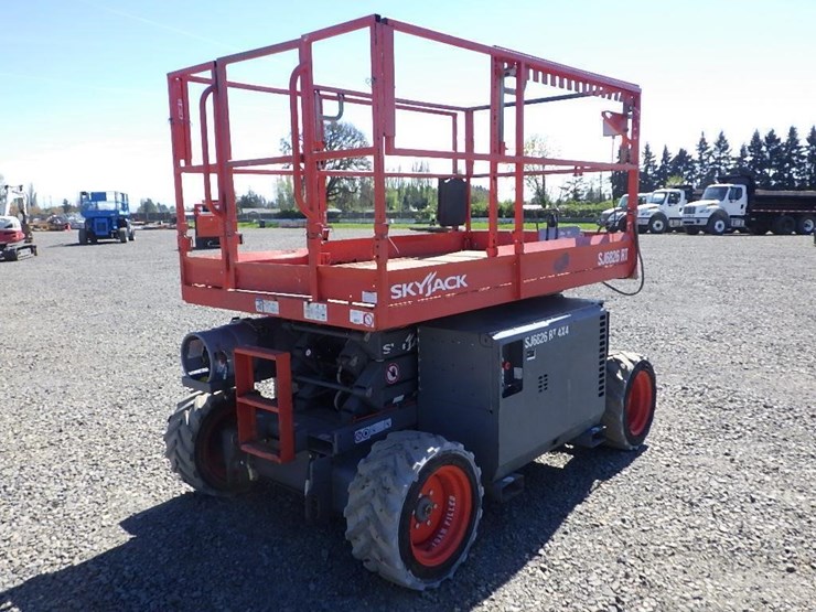 2018-skyjack-sj6826rt-image-5