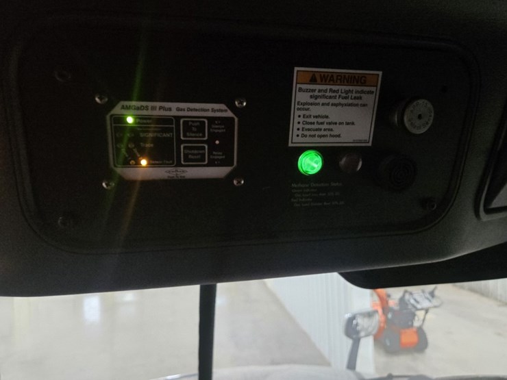 #2295-•-2016-freightliner-cascadia-day-cab-truck-tractor-image-68