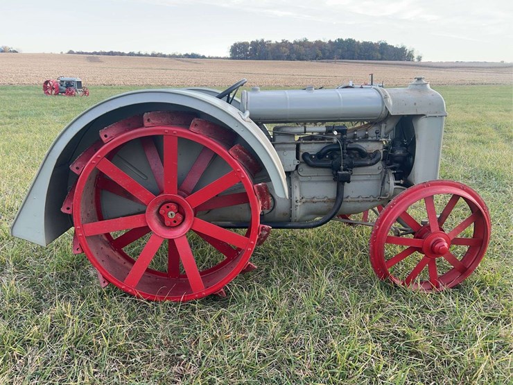 brand-new-never-used-1925-fordson-tractor-image-6