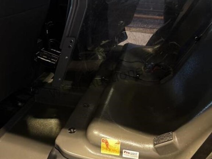 2021-ford-explorer-image-23