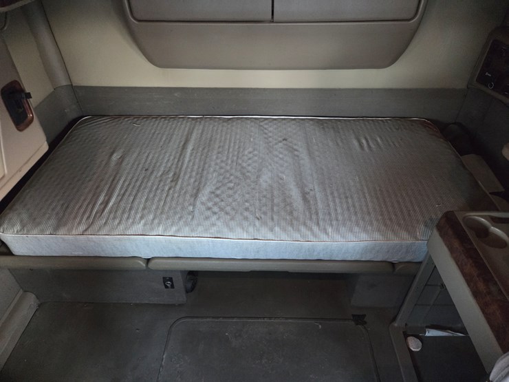 2005-caterpillar-c13-image-61