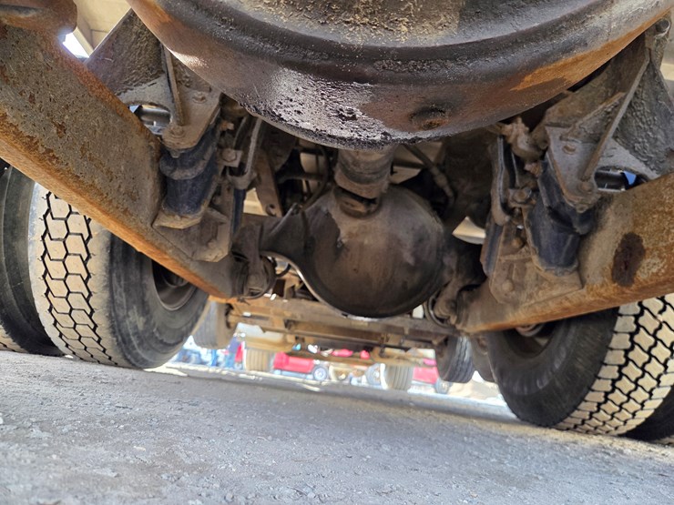 2012-international-7600-image-33