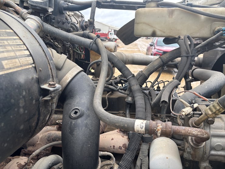 1997-ford-lt8000-image-30