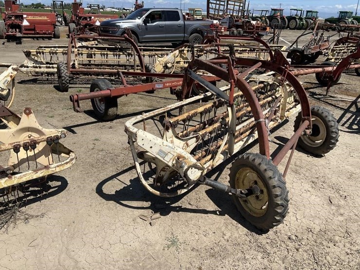 new-holland-260-image-3