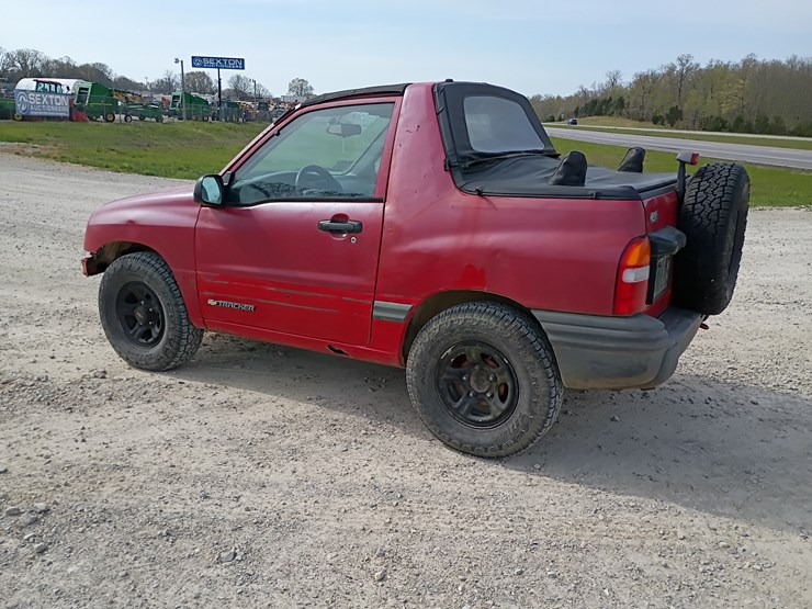 2000-chevrolet-tracker-image-4