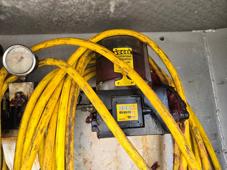 massey-ferguson-8-image-54