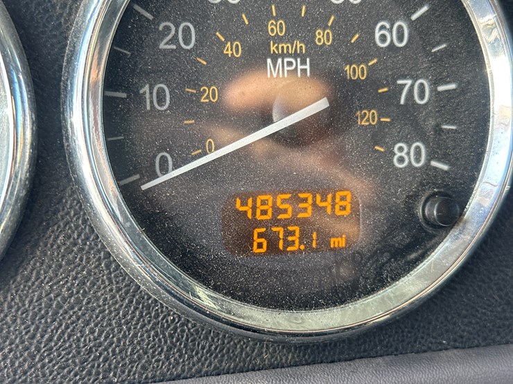 2013-peterbilt-365-image-38