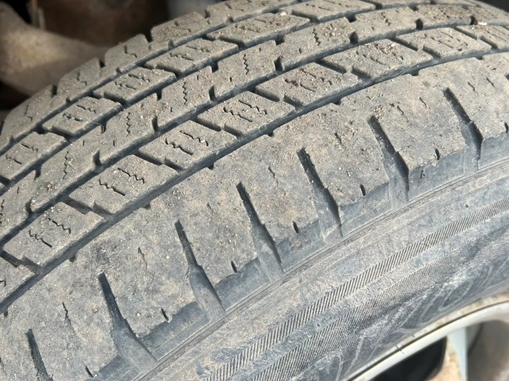 2004-chevrolet-3500-image-61