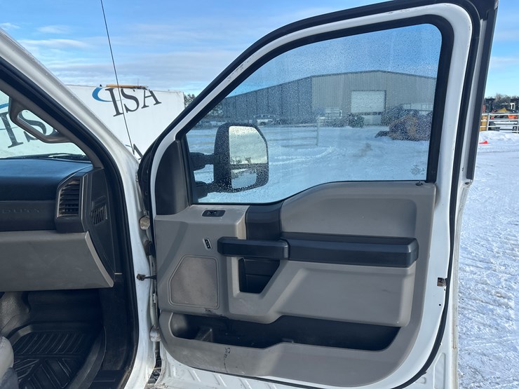 2017-ford-f350-image-33