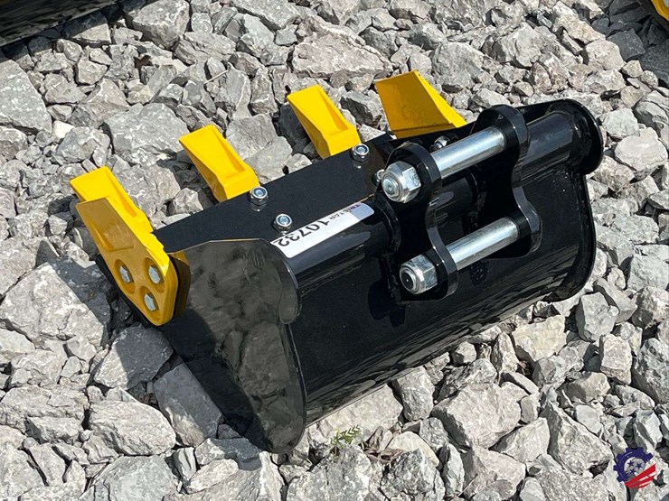 unused-2026-ce-16"-toothed-bucket-image-3