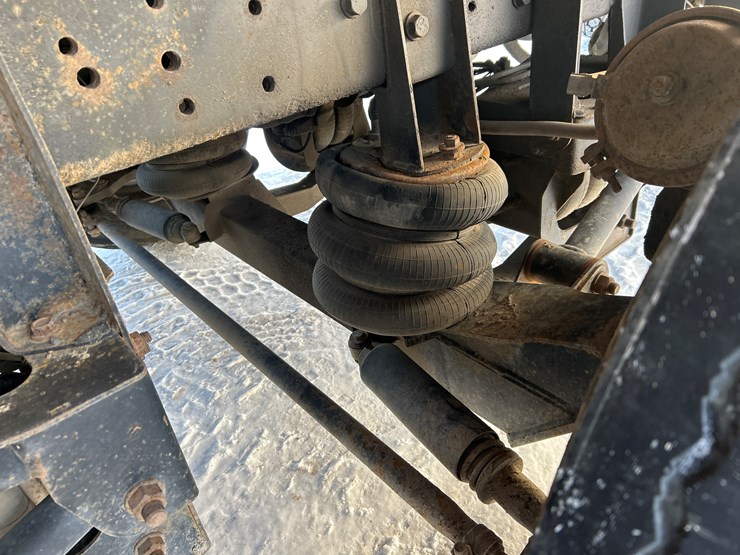 2005-international-7600-image-32