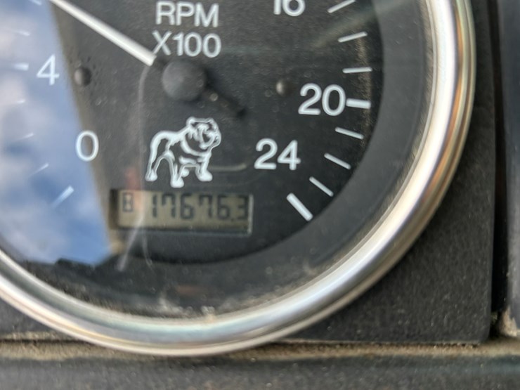 #2237-•-2006-mack-tri-axle-concrete-placement-truck-image-75