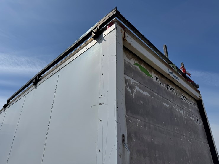 2010-ford-e350-image-22