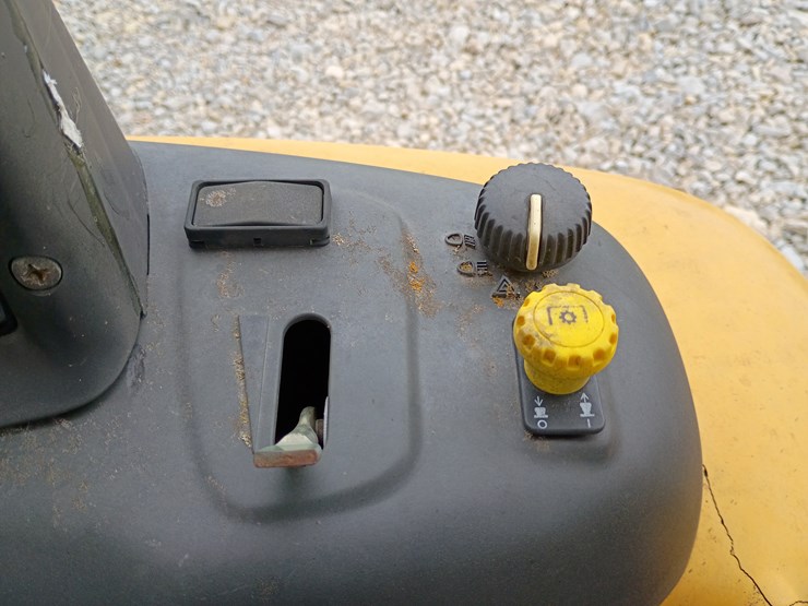 john-deere-110-image-35