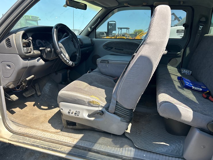 1998-dodge-2500-image-10