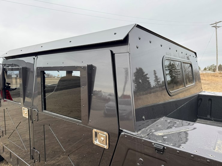 #2246-•-2001-american-general-4x4-hummer-image-13